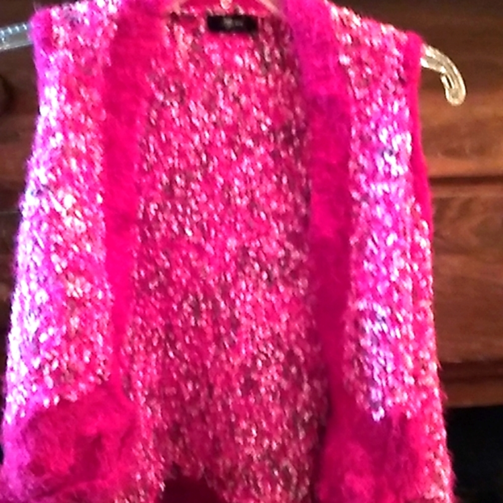 Sweater vest